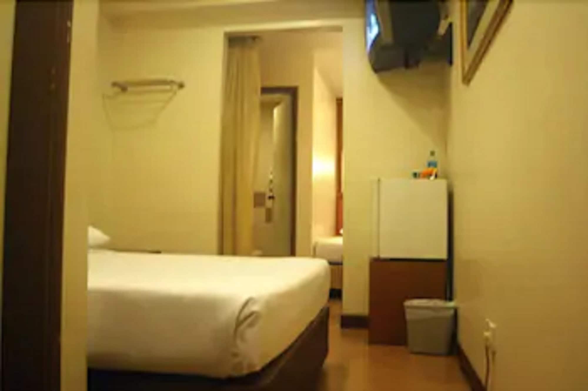 Hotel 81 Geylang Singapore Exterior photo