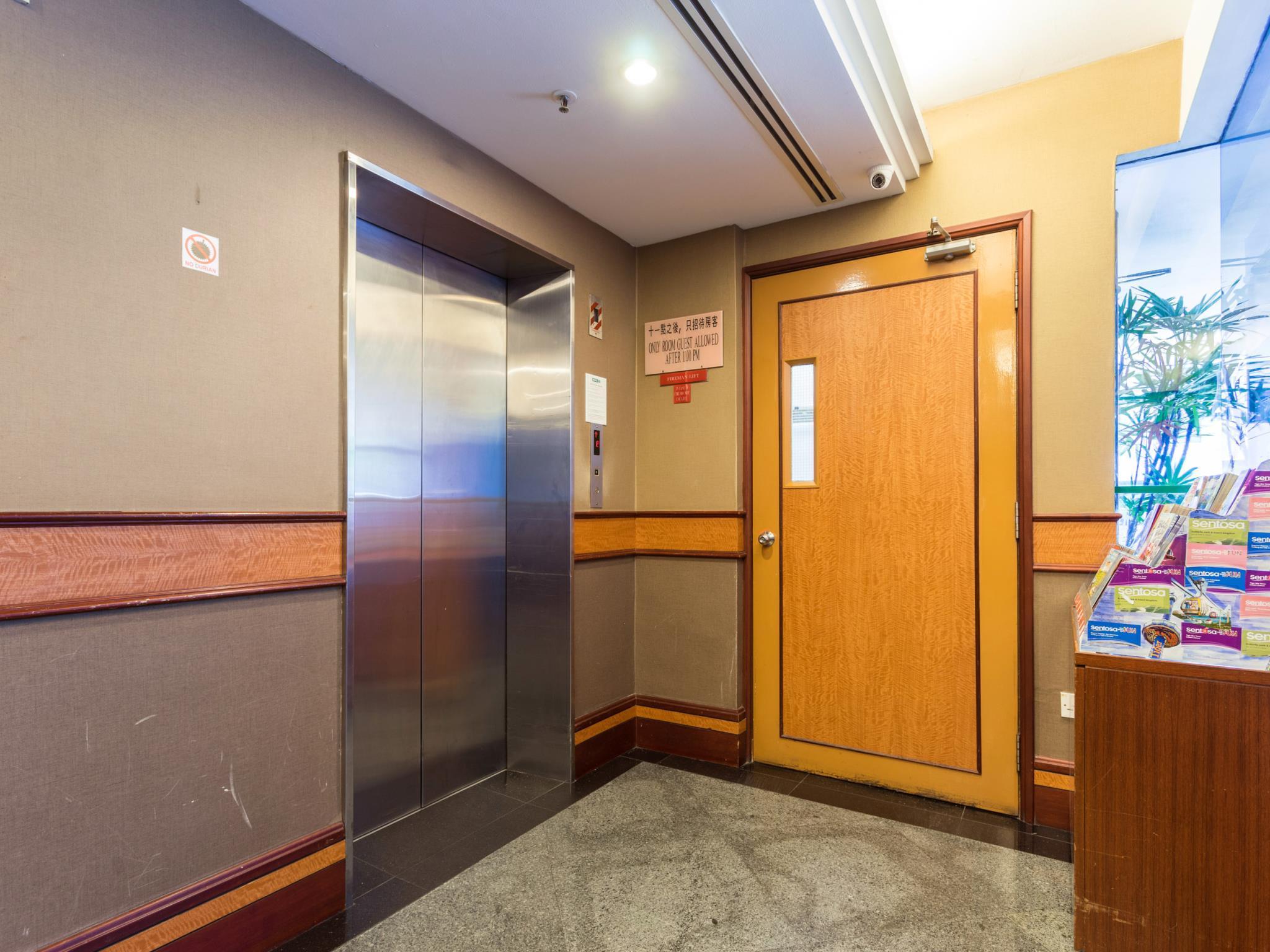 Hotel 81 Geylang Singapore Exterior photo